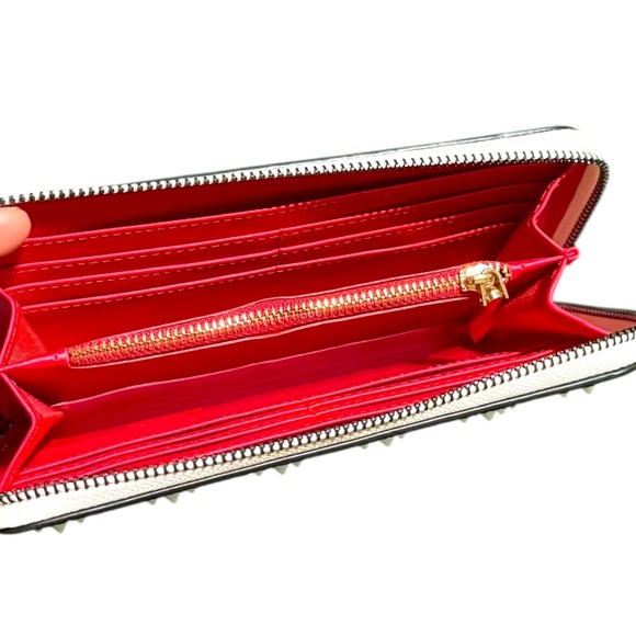 Christian Louboutin Cream Pantone Studded Wallet - Picture 14 of 17